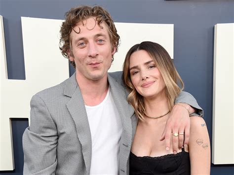 Jeremy Allen White, Wife Addison Timlins。